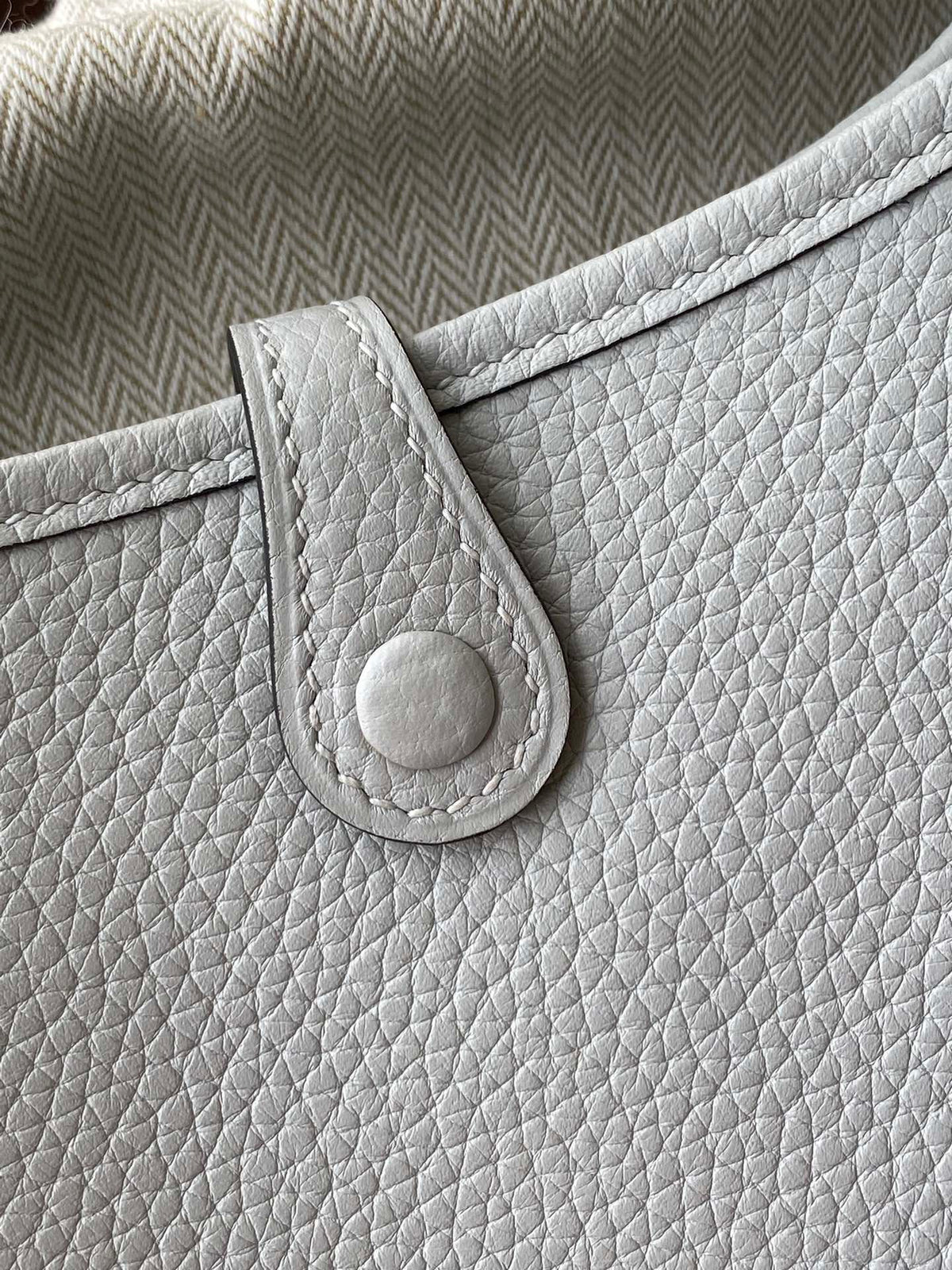 Hermès Evelyne TPM Clemence Leather Crossbody Bag - Light Grey
