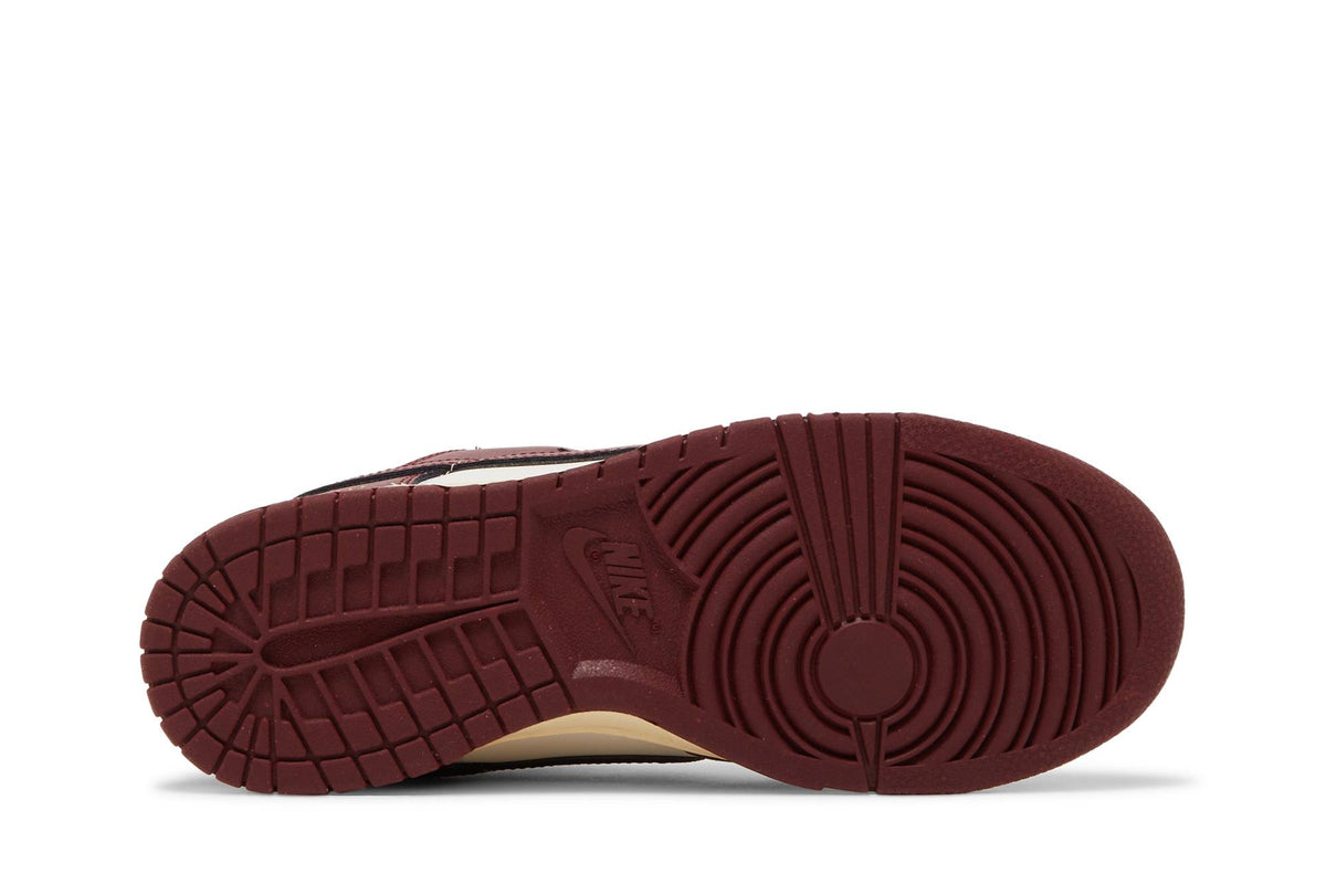( Women ) Nike Dunk Low SE Just Do It – Team Red DV1160-101