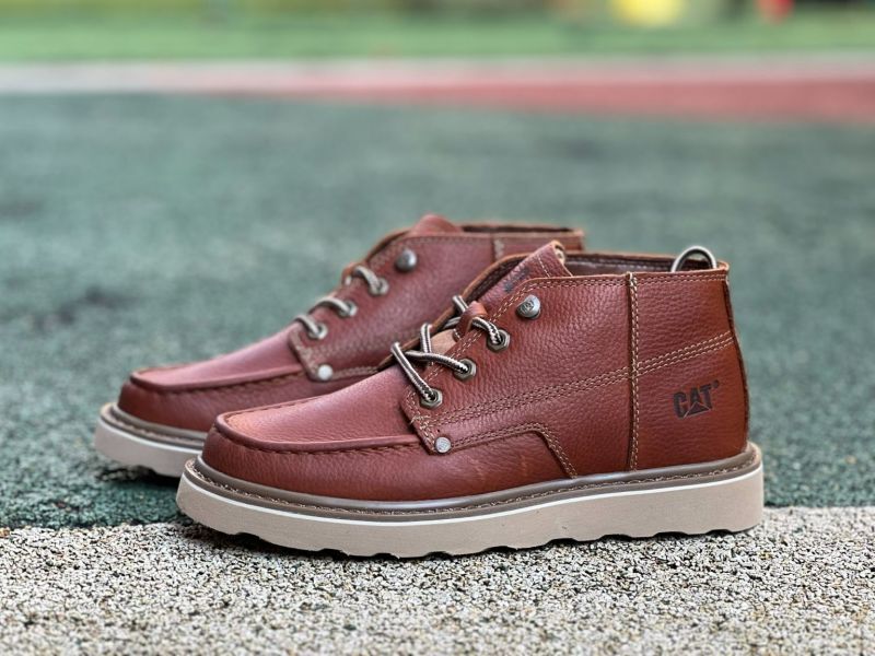 Caterpillar Men's Brown Leather Moc Toe Chukka Boots