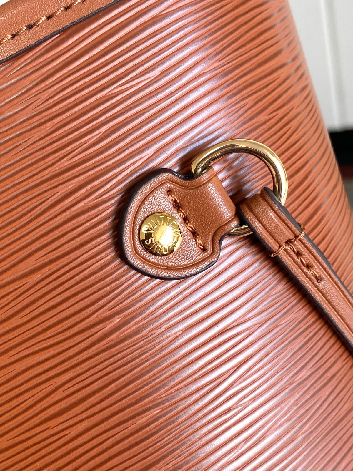 Women's Large Textured Brown Leather Tote Bag - Classic Drawstring Shoulder Handbag