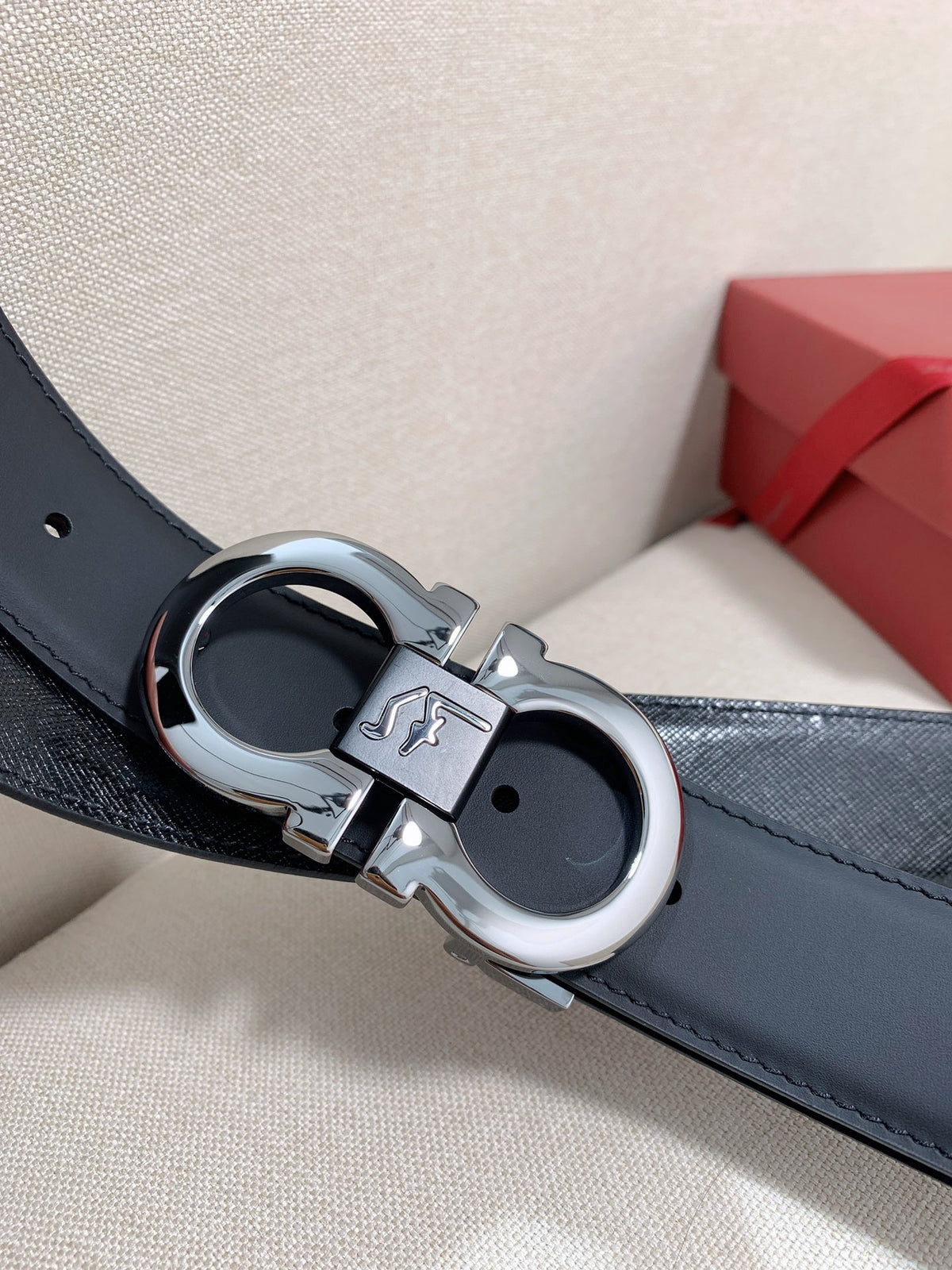 Salvatore Ferragamo Men's Gancini Buckle Leather Belt - Black with Silver-Tone Hardware