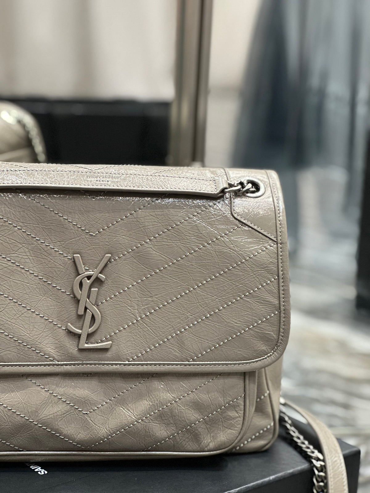 Saint Laurent Niki Medium in Crinkled Vintage Leather - Taupe