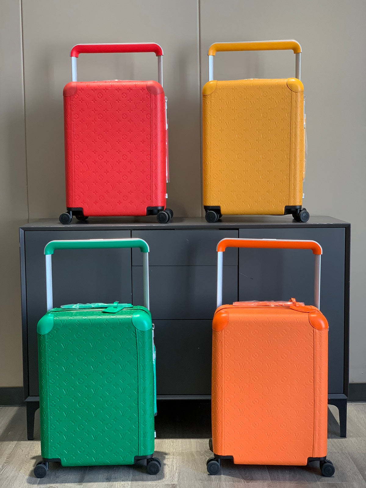 Vibrant Hardshell Spinner Suitcase Carry-On Travel Luggage