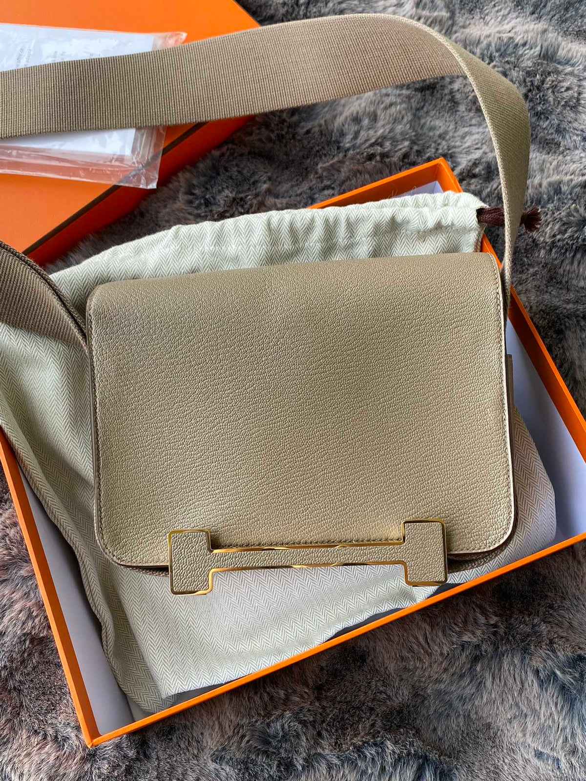 Hermès Constance Leather Shoulder Bag with Iconic H Clasp - Beige
